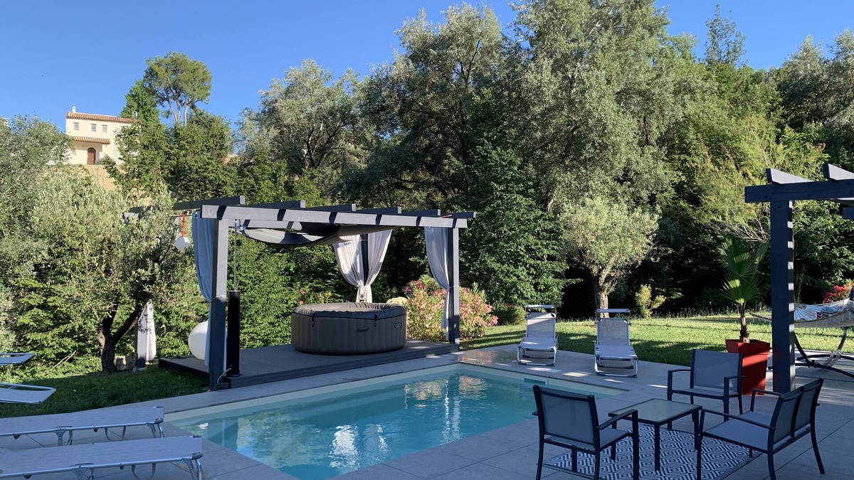 La Gaude Apartment | Tiny House with indoor pool and bubble spa for year-round rental