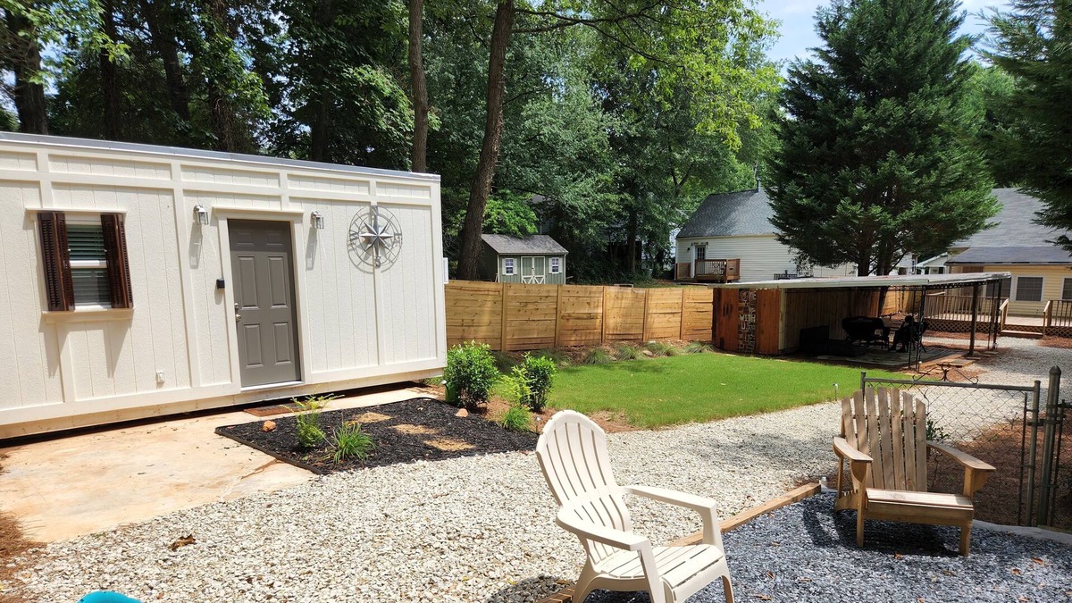 East Point Cottage | Tiny Life In East Point /Airport - Mins To Downtown
