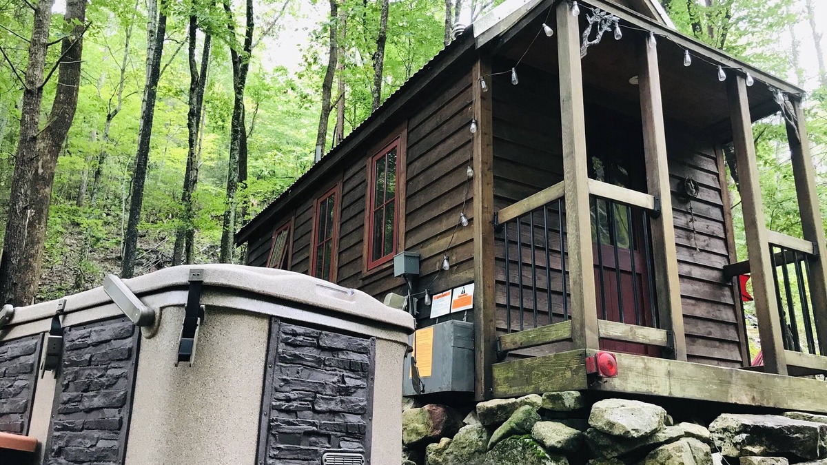 Newport Cabin | Tiny Owl Cabin – Tranquil Forest Retreat with Hot Tub and Creekside Setting