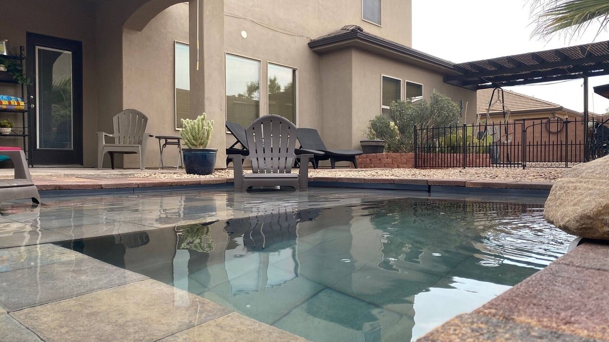 St. George House | Tiny RV with stone pool. Pets stay free! Sunny St George, Utah R&R awaits!