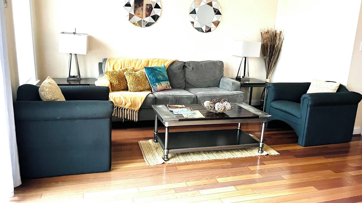 East Ocean View House | Tis The Season! It's Timeeee.