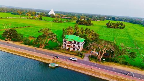 Yodakandiya Hotel | Tissa Yala Lake View Hotel