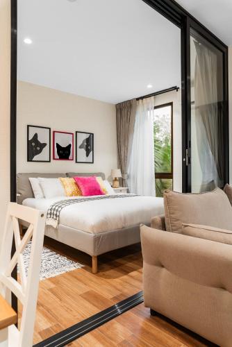Sa Khu Apartment | Title Halo Life in Yellow 40m2 King Bed Pool