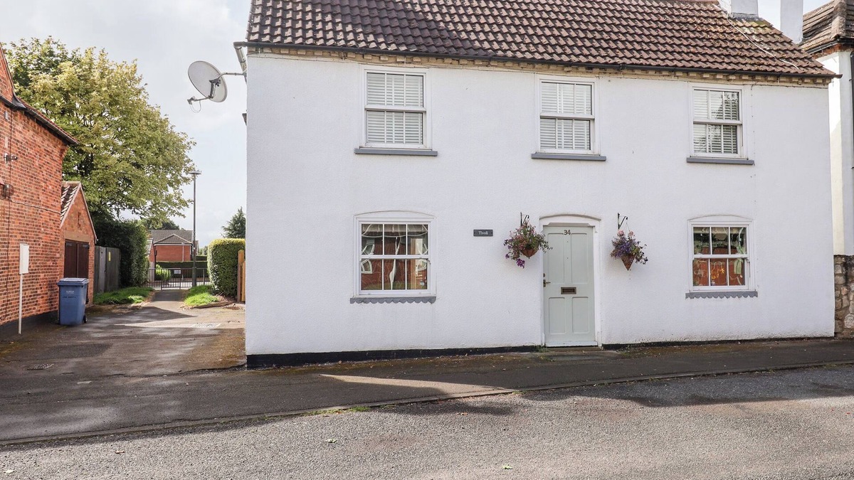 Clumber Park Cottage | TIVOLI, pet friendly, character holiday cottage in Elkesley