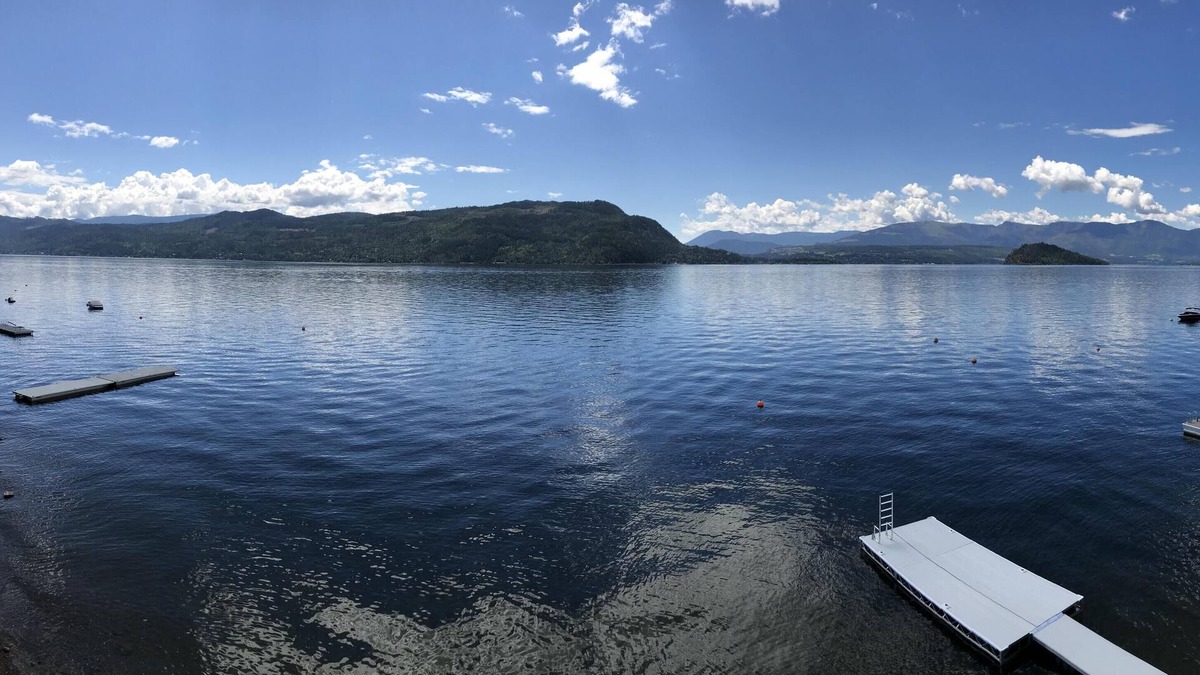 Scotch Creek House | TLC Beachhouse "Suite 2" - Waterfront - Shuswap Vacations and Sledding Accommodation