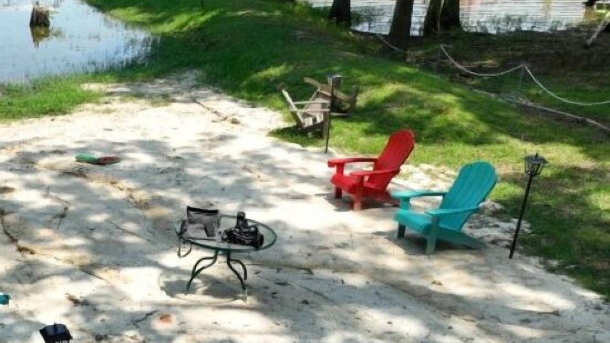 Negreet Cottage | TLC TIGER ON TOLEDO BEND LAKE W/PRIVATE BEACH AND FISHING AREA