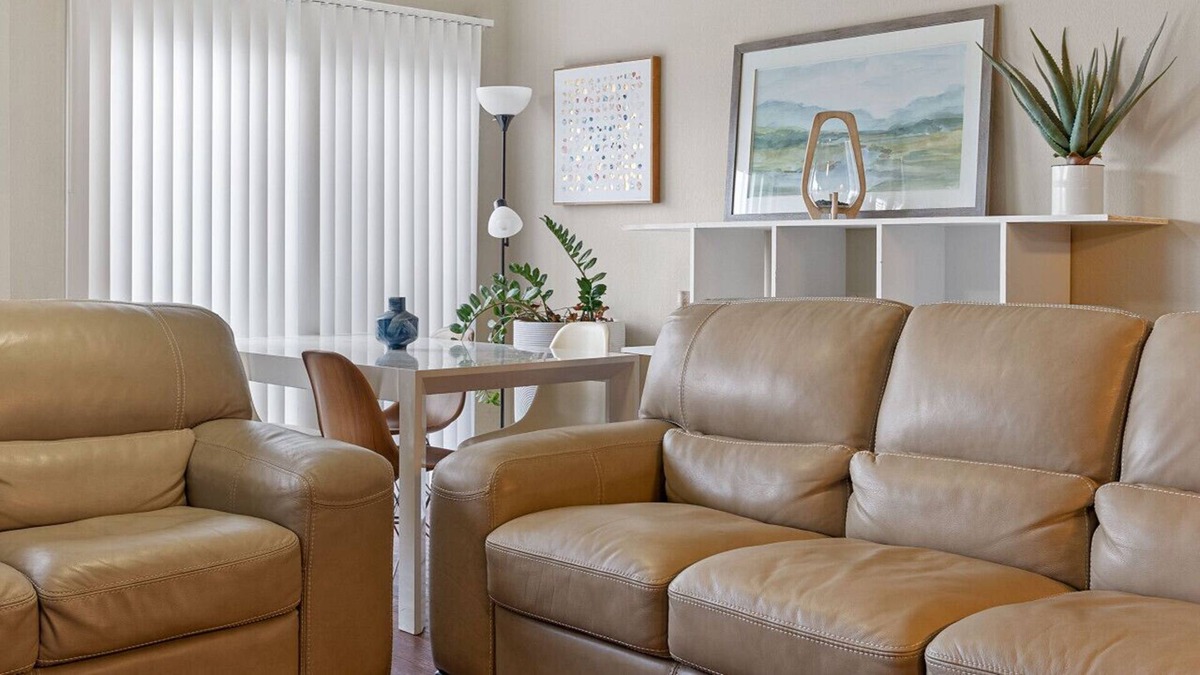 North Loop Apartment | TNC 202 · Austin- 3 Bedroom Spacious Pad!
