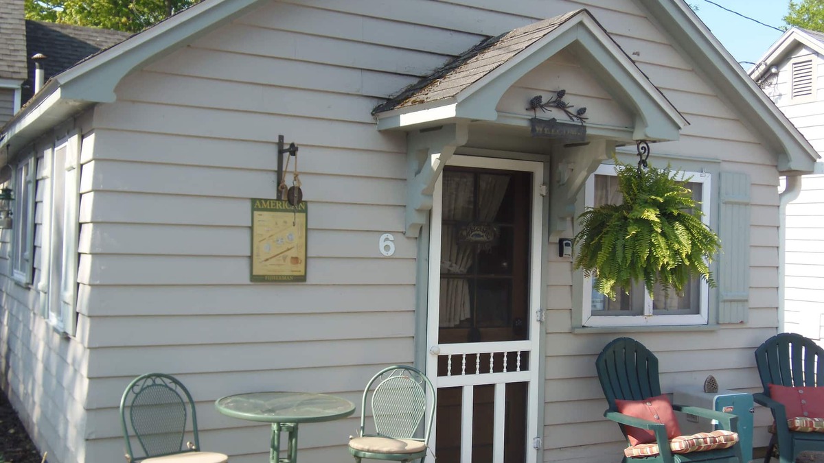Ludington Cottage | To A Ludington Cottages. Parkview #6. Fall Rates. Two night stays!