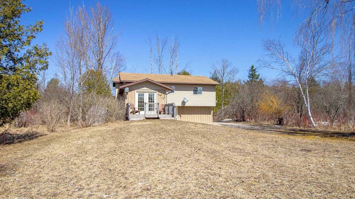 Tobermory Cottage | Tobermory Trails - Four Bedroom Cottage, Sleeps 8