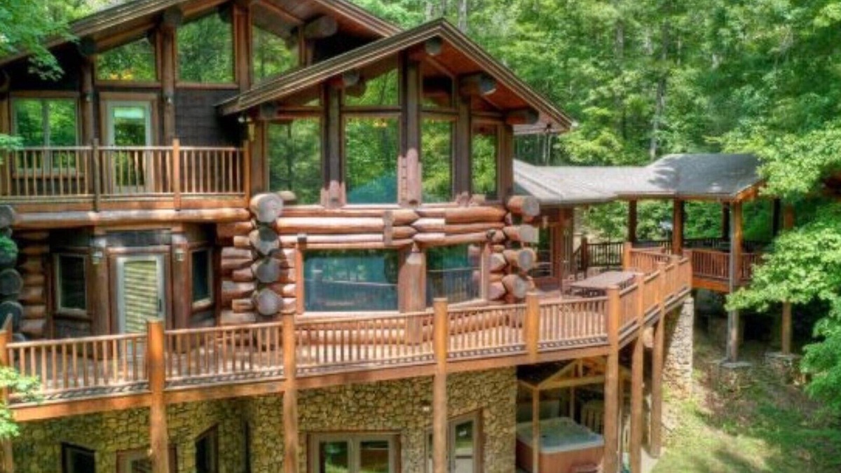 Blue Ridge Cabin | Toccoa Riverfront Log Cabin - Aska Adventure Area - The River Ridge Lodge