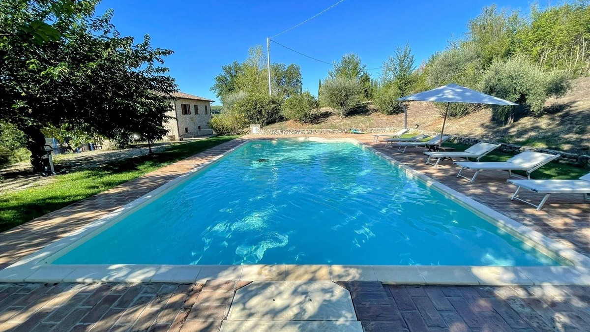 Todi Villa | TODI BY THE POOL/SLEEPS 10/EXCLUSIVE POOL/WALK TO TODI 4 KMS/RESTAURANT 0.5 KMS