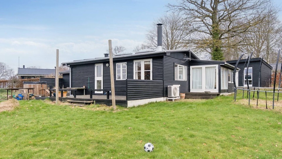 Allingabro House | "Todor" - 400m from the sea by Interhome