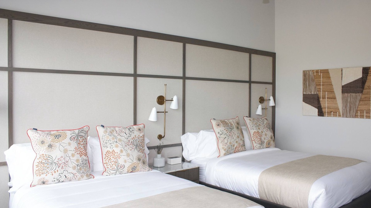 Cumming Apartment | Toile & Bubble Orange and Clove Suite