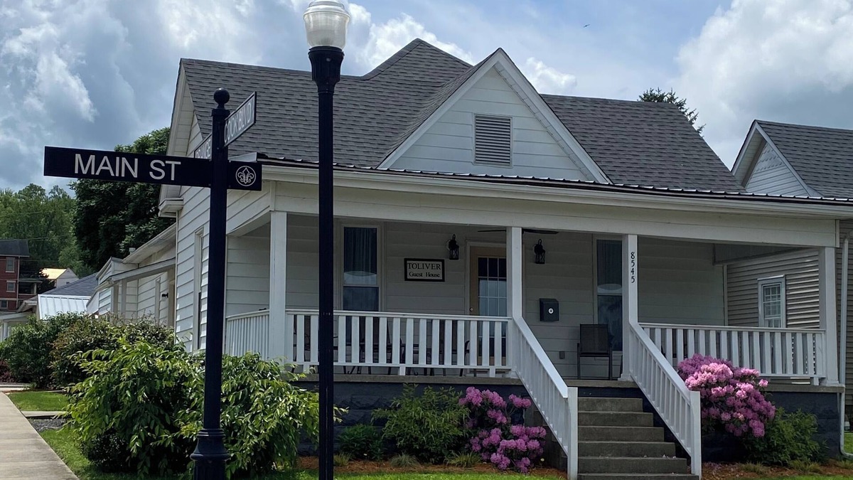 French Lick House | Toliver Guest House, Premier location on Main Street! Newly remodeled-spacious.