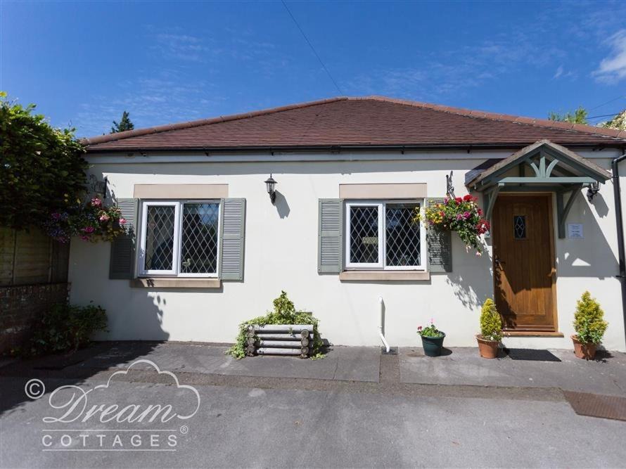 Frampton House | Toll Lodge
