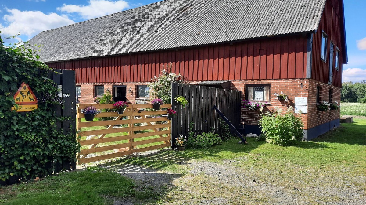 Tollarp House | Tollarp - Barn - sleeps 3 - Pet Friendly - Parking
