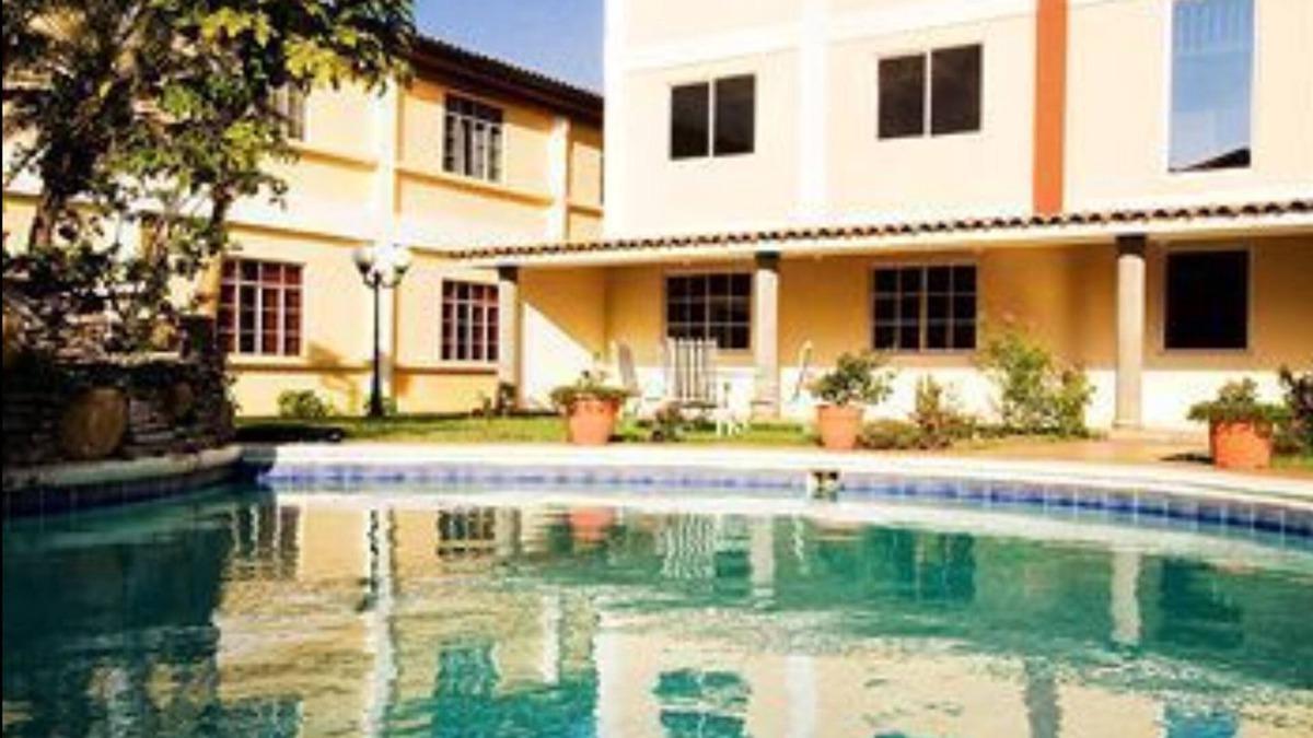 Santa Ana Hotel | Tolteka Plaza