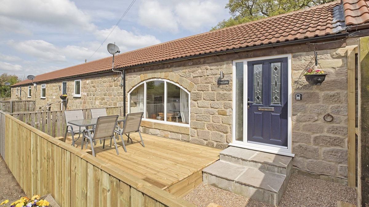Knaresborough Cottage | TOM'S CABIN, romantic, character holiday cottage in Knaresborough