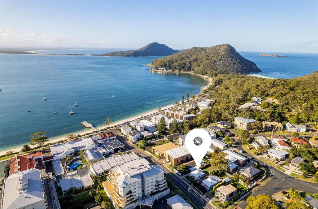 Shoal Bay House | Tomaree Cottage 12 Tomaree Road - 200 mtrs to Beach - Pet Friendly, linen, WiFi & aircon