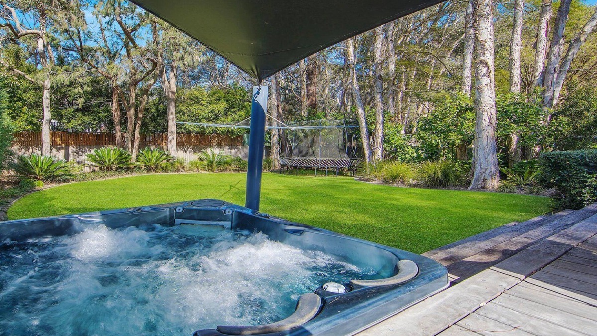 Pearl Beach House | Tonic Guesthouse pet friendly