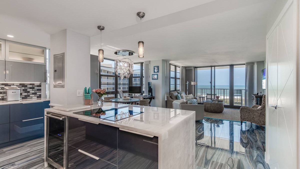 Marco Island Condo | ⭐️Too Nice to Rent ~ Luxury end unit on beach with monster ocean & city views 🌊👀☀️