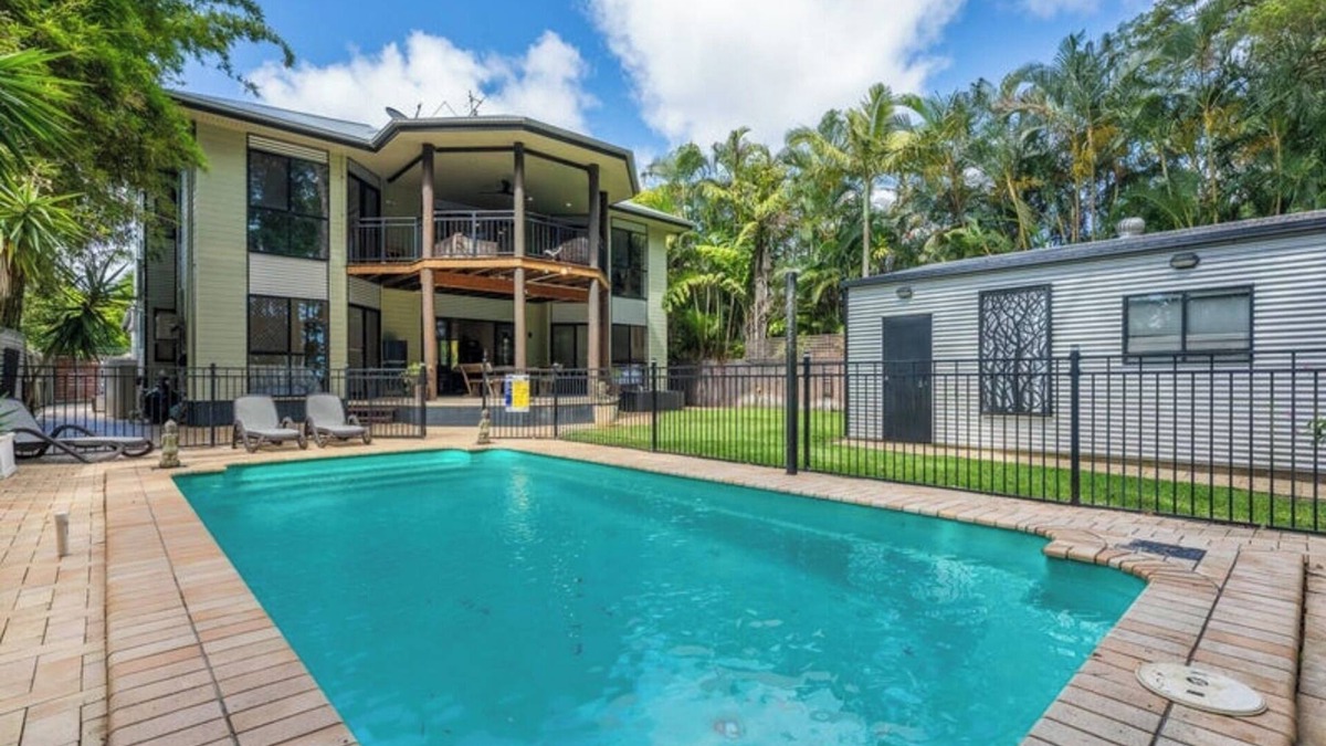 Toogoom House | Toogoom Beach Vibes. Absolute Beachfront Home with pool! 4BR