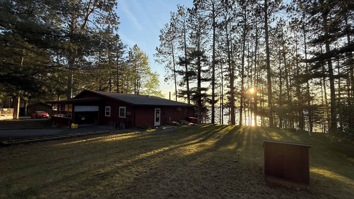 Northwoods Beach Cabin | Top Boating, fishing, swimming-summer AND winter destination in Wisconsin!