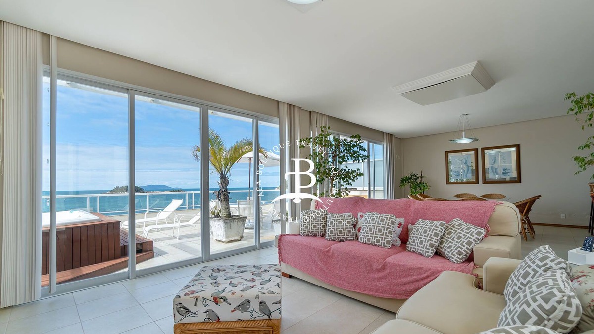 Governador Celso Ramos Apartment | Top Coverage! Oceanfront, 3 suites and whirlpool!