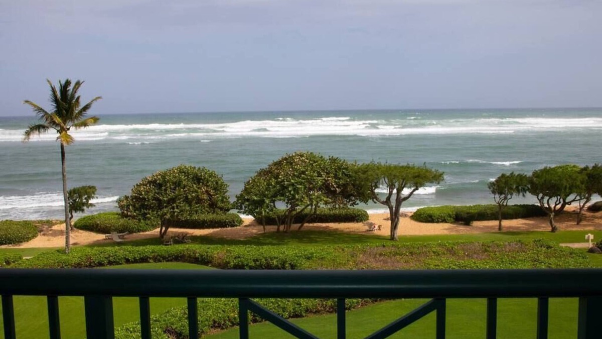 Wailua Apartment | Top floor 2 bedroom Oceanfront Unit!