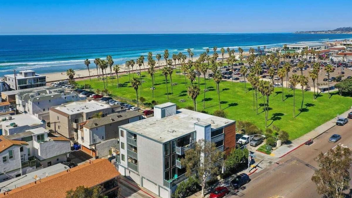 South Mission Beach Condo | Top Floor Corner Unit Steps to Ocean or Bay !