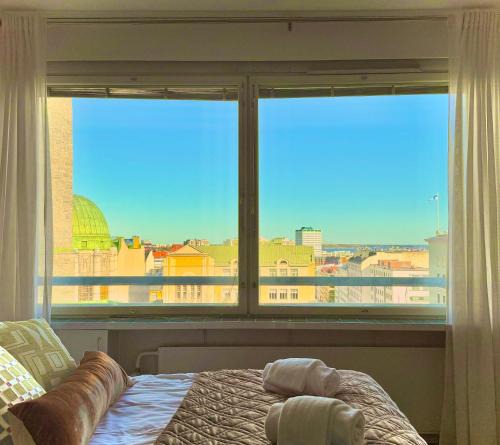 Kallio Apartment | Top Floor Getaway in Central Helsinki - Church & Sea View