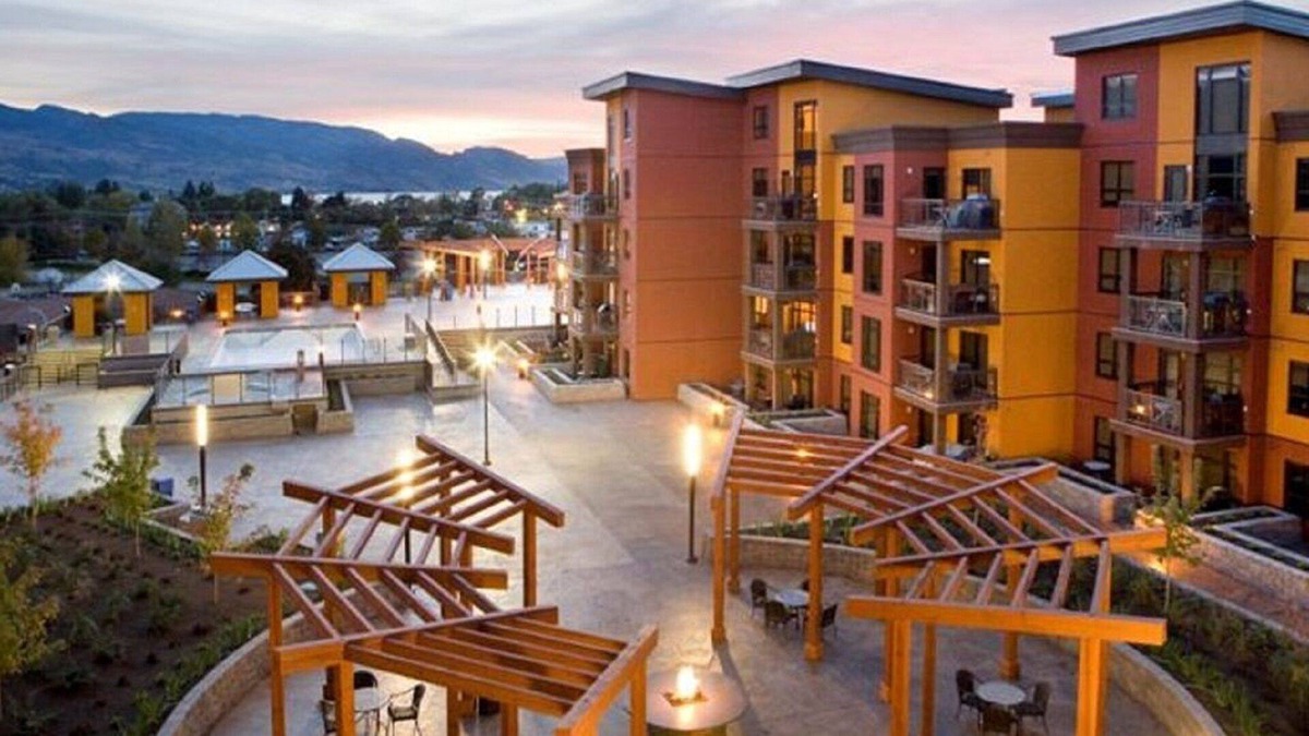 South Pandosy Condo | TOP FLOOR/Playa Del Sol, Great views! Seeking Longer-Term Stays, contact owner.