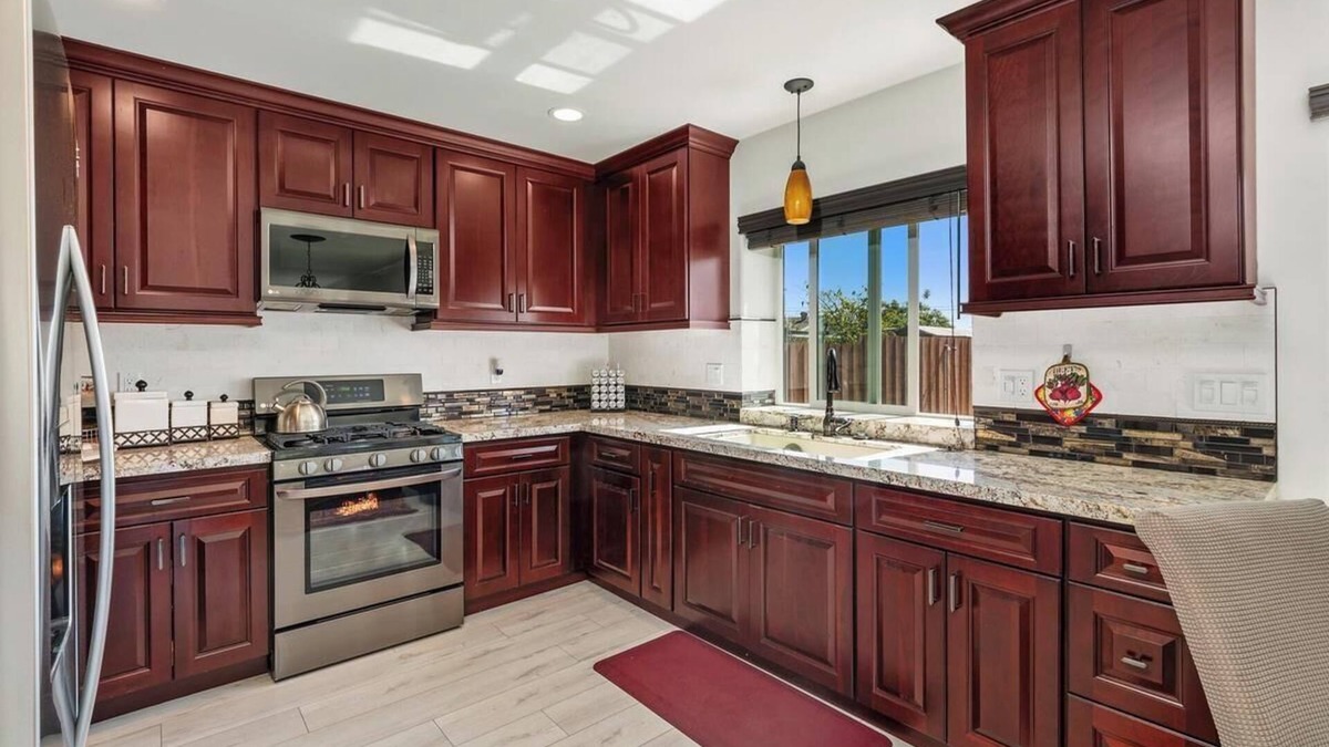 Fletcher Hills House | Top hills, luxury guesthouse,3BR, Sunset view