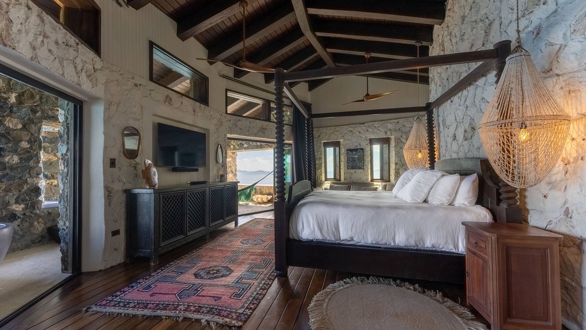 East End Apartment | Top‑Level Sunrise Oceanview Suite, Private Balcony