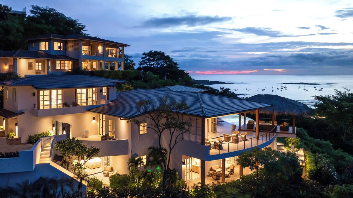 Tamarindo House | Top Location! Luxury Estate with 2 Pools & Panoramic Ocean Views in Tamarindo