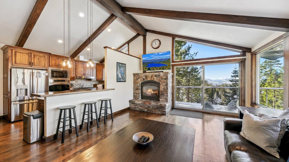 Tahoe Village House | Top of Kingsbury View Home 7BR,4BA,Spa, 5 To Ski