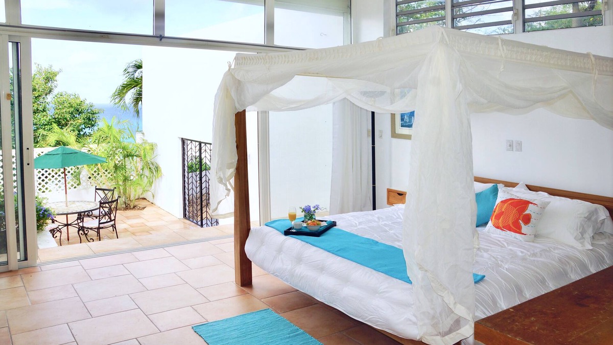 Pelican Key Apartment | Top of Pelican Key! Spectacular sea views, near beaches, Wifi, parking, private