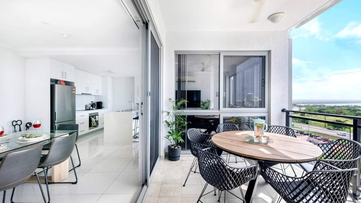 Darwin City Centre Apartment | Top of Town Resort style Stay in Heart of Darwin