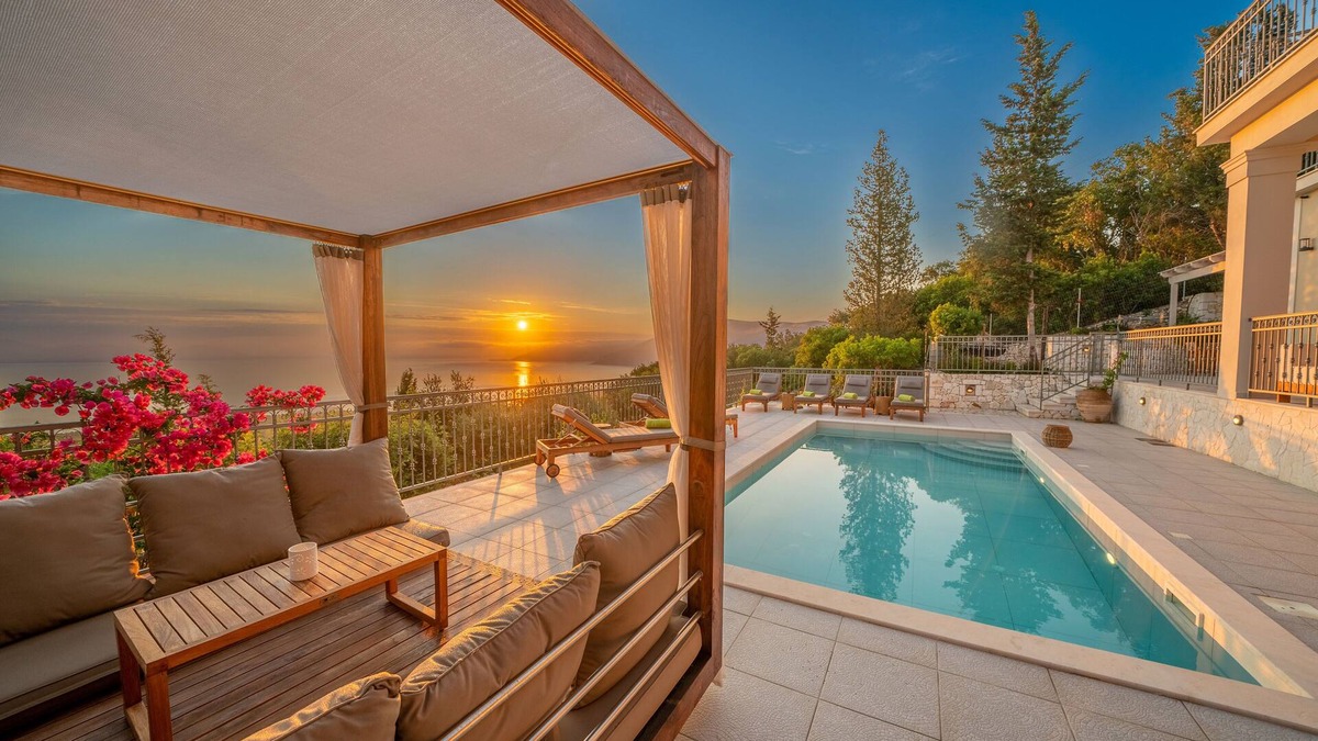 Fiskardo Villa | Top Villa - Walk to Fiscardo Heated Pool&Jacuzzi