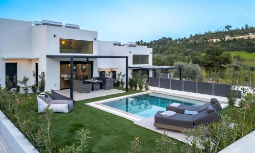 Kassandra Villa | Topaz Suites