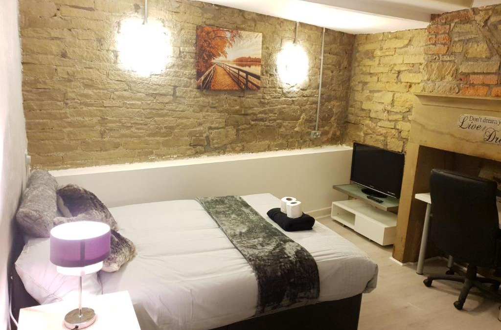 Huddersfield House | TOPAZ TOWN HOUSE No 36