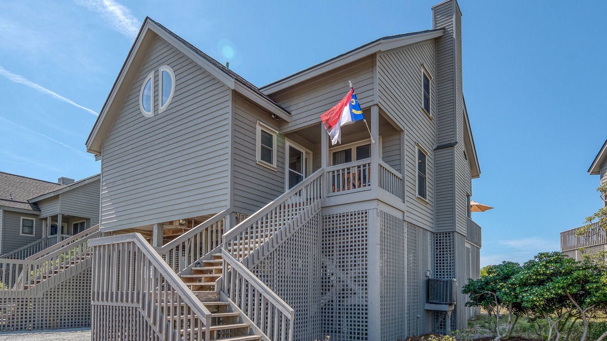 Topsail Beach House | Topsail Beach paradise at Serenity Point - steps from ocean, pool and sound