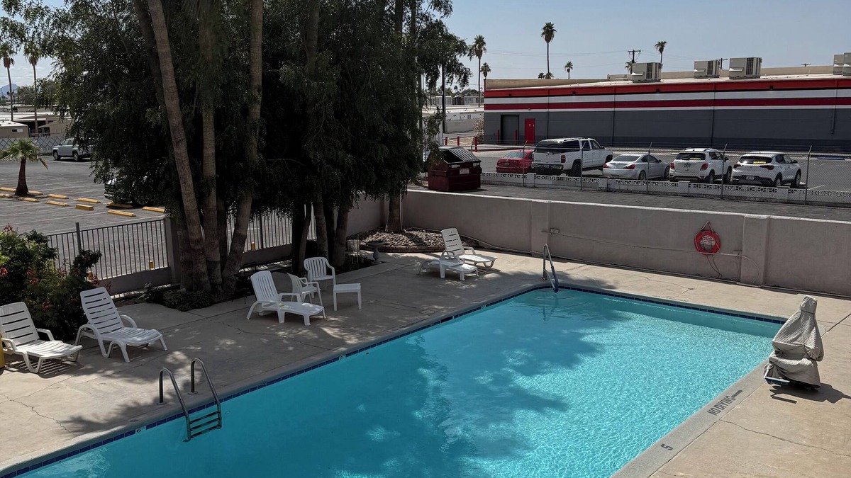 Yuma Hotel | Torch Lite Lodge