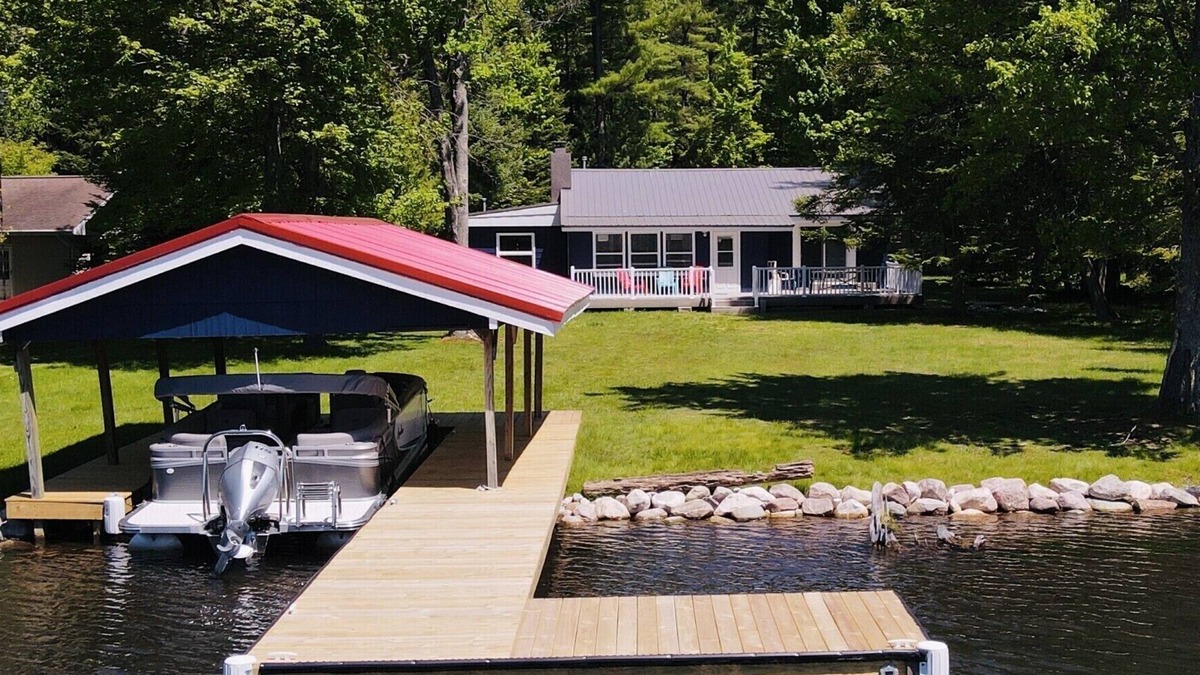 Rapid City Cottage | Torch River Cottage —Pontoon Boat Available!