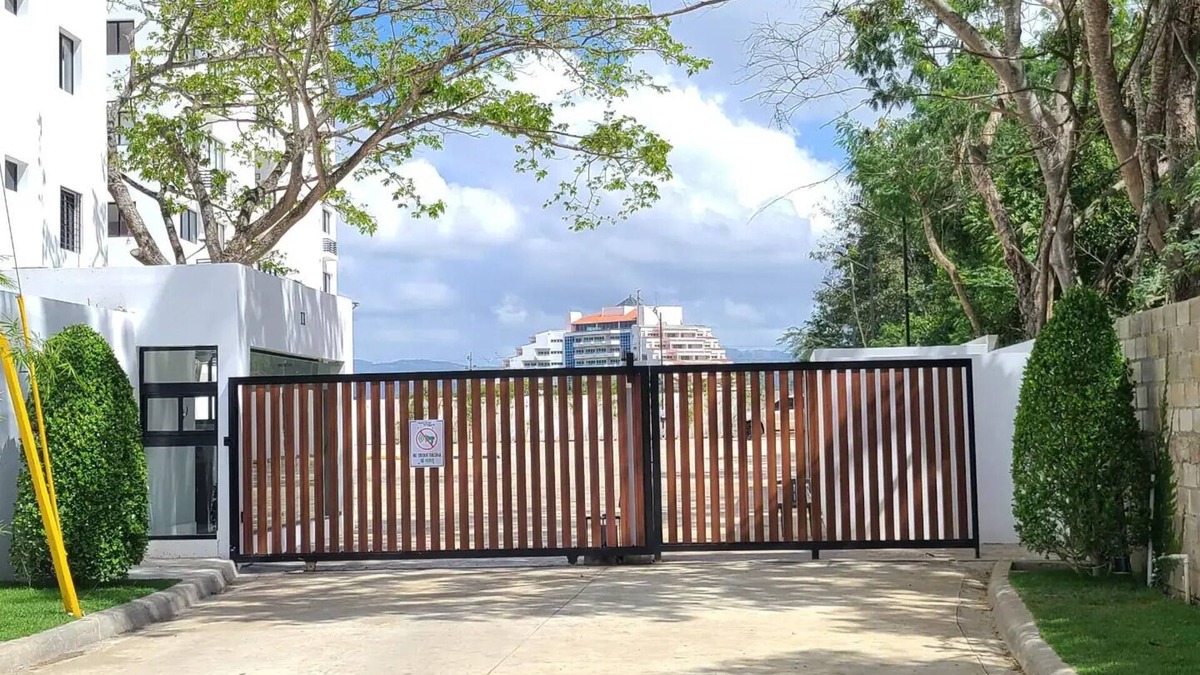 Santiago Province Apartment | Torre de lujo con piscina y seguridad