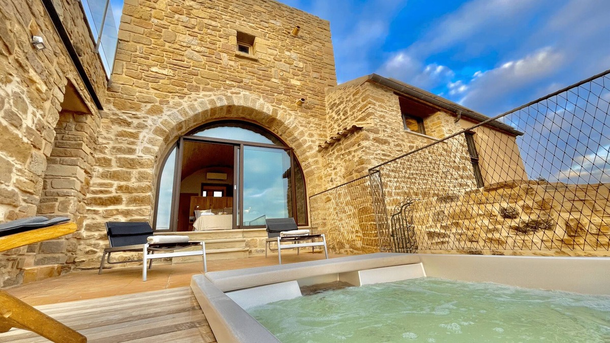 Els Plans de Sio Villa | Torre Medieval de Queralt