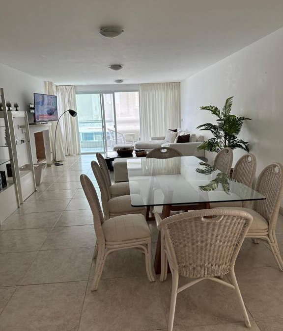 Aidy Grill Apartment | Torre Nueva York Parada 5 Brava