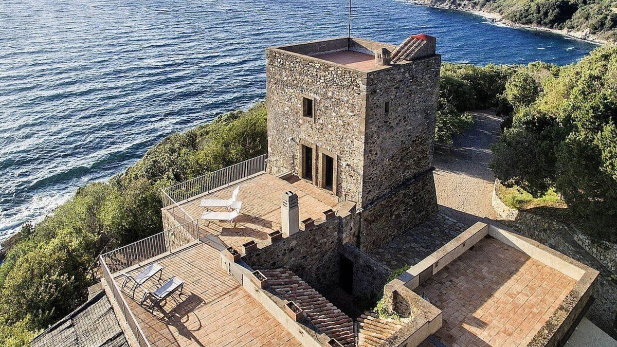 Orbetello Villa | Torre Rivellina: A characteristic three-story ancient watch tower built sheer above the sea and with direct access to the sea, with Free WI-FI.