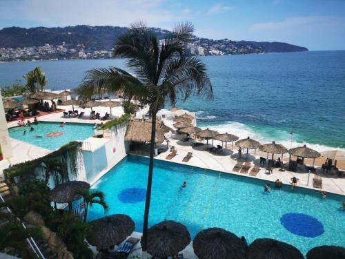Costera Acapulco Hotel | Torres Gemelas
