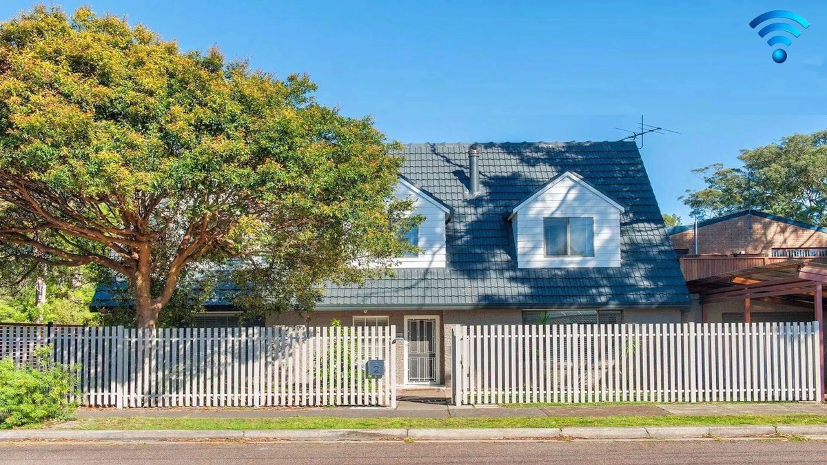 Salamander Bay House | Tosari – Stay 3, Pay 2